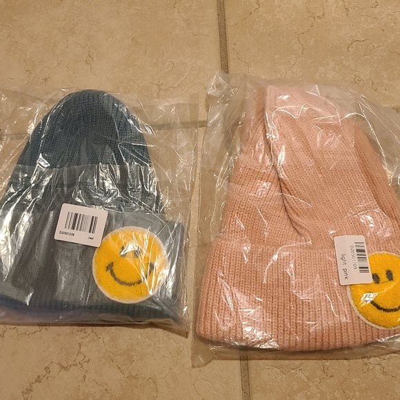New Bundle of 2 Knit Ribbed Smiley Face Hat Beanies, y2k, Light Pink & Teal - Picture 3 of 6